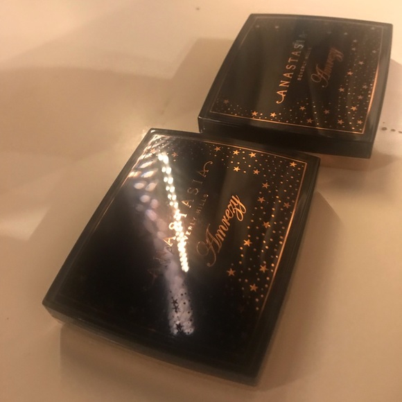 🌟ABH X Amrezy Highlighter - LTD - Picture 3 of 7